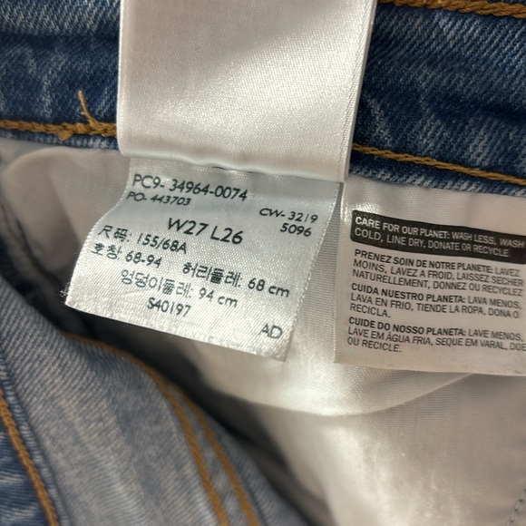 Levi’s Wedgie Straight Jive Tone Jeans - Picture 14 of 14